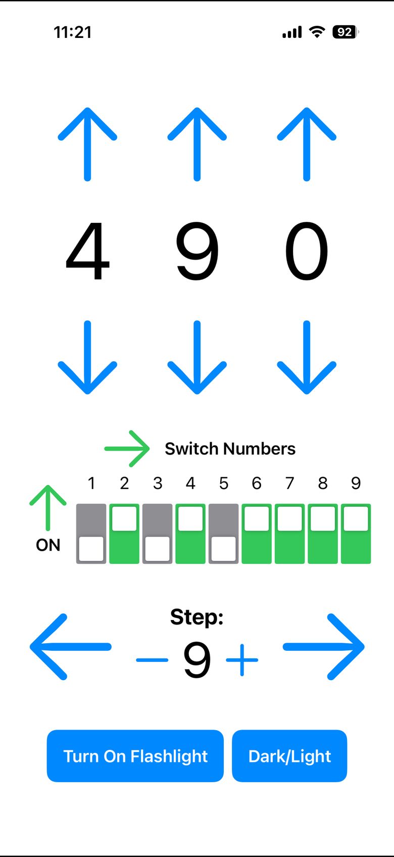 Samme app i lys visning: adressen 490, med bryter 2, 4, 6, 7, 8 og 9 på.